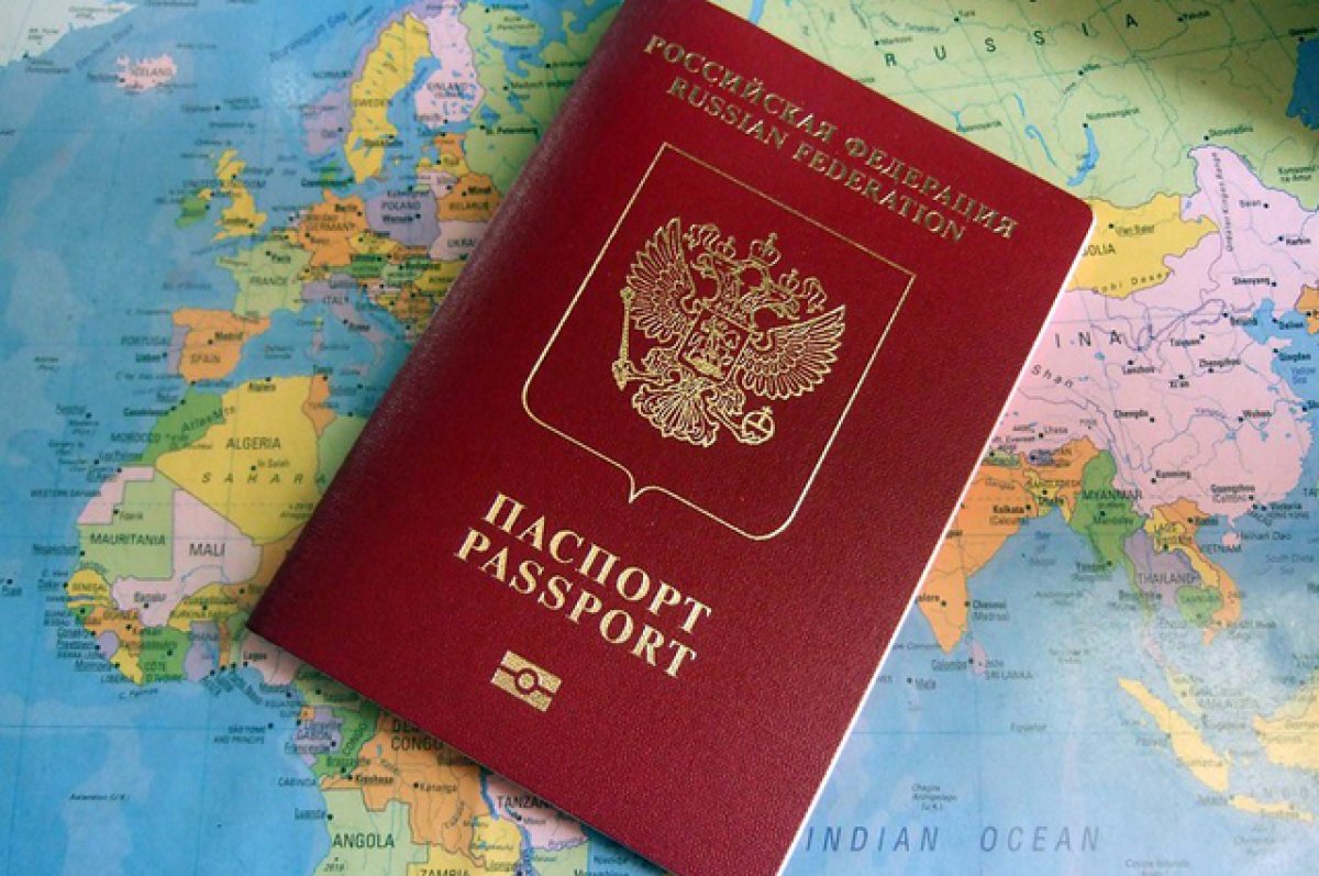 Можно ли выехать за границу по загранпаспорту с девичьей фамилией?